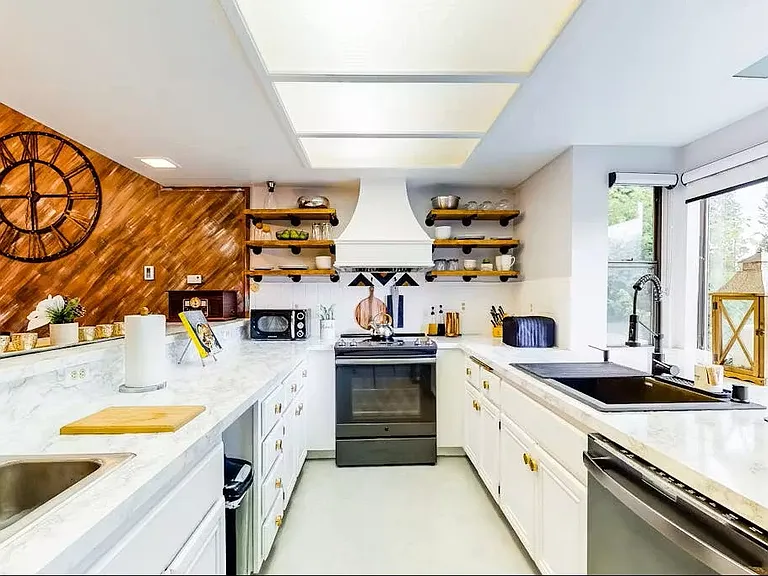 384 Joaquin Rd #26 — Photo 4