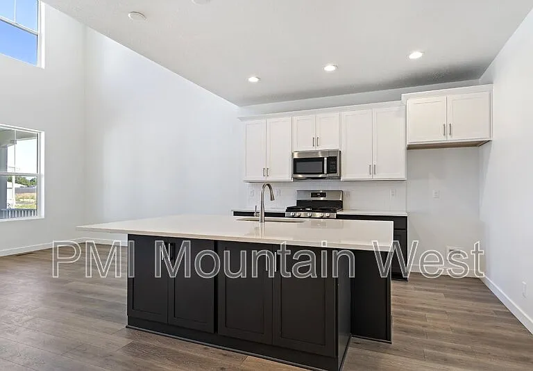 1836 W Red Twilight Ln — Photo 14