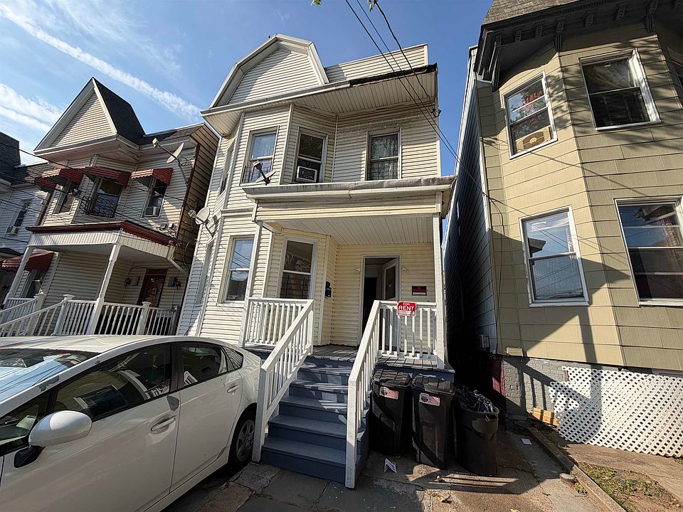 1st image of 130 Highland Ave #1