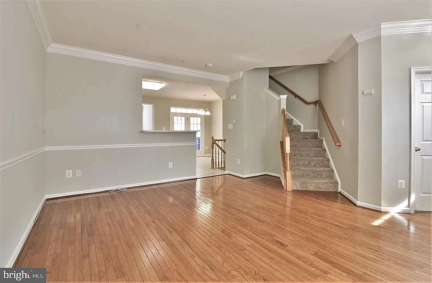 3 bed, 3.5 bath, 2368 sqft, $3,100 — Photo 4
