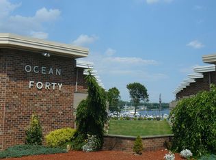 3940 Post Rd APT 37, Warwick, RI 02886