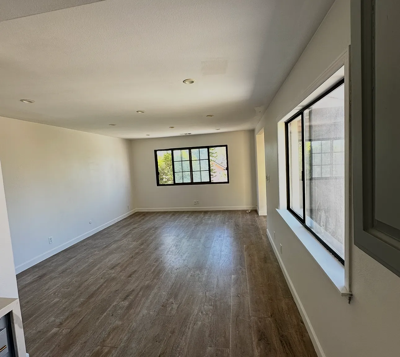 1 bed, 600 sqft, $2,400 — Photo 4