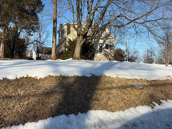 3rd image of 4906 Silver Spring Rd