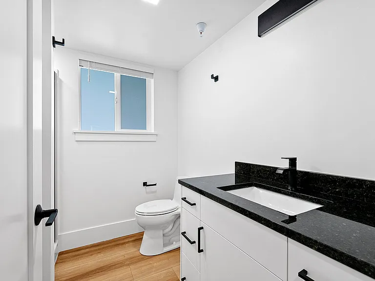 530 E 18th Ave #1 — Photo 9