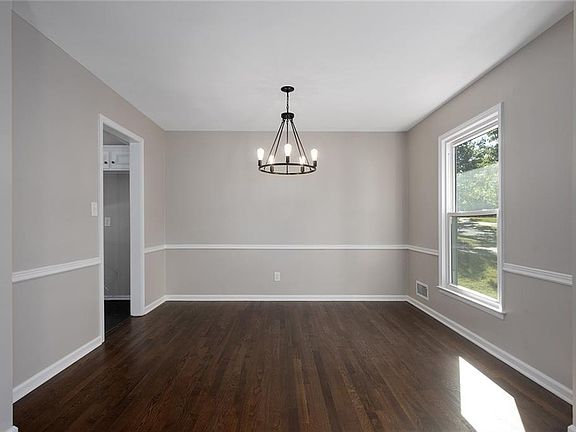 4th image of 10806 W 98th St