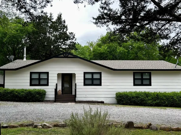 55 N Elm Dr, Pottsboro, TX 75076