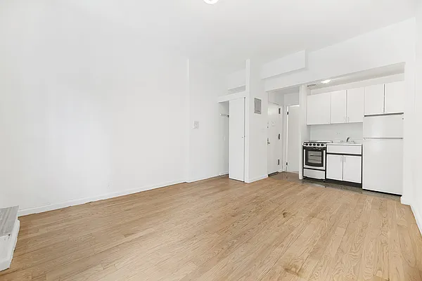 Rented by REAL New York | media 9