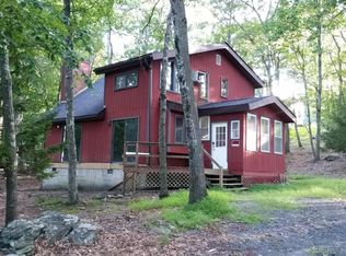 2306 Chatham Ct, Bushkill, PA 18324