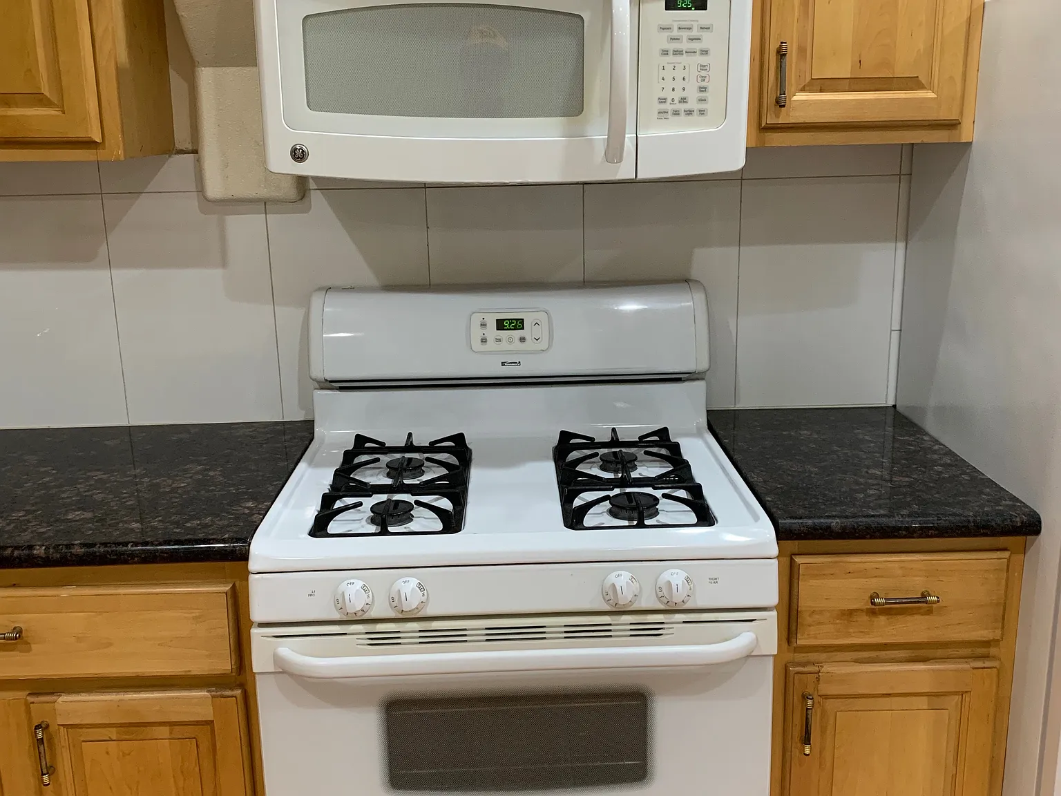 2 bed, 1300 sqft, $3,160 — Photo 4