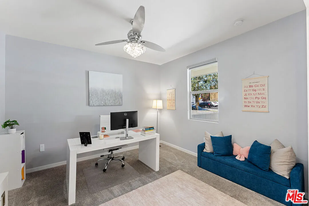 4 bed, 4.0 bath, 1854 sqft, $3,995 — Photo 3