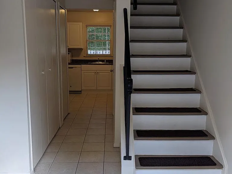 7760 Matisse Way — Photo 3