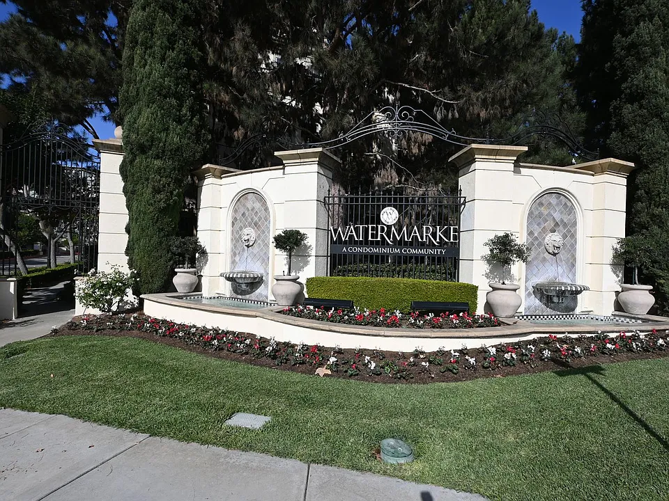 3450 Watermarke Pl