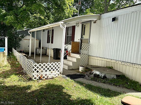 2nd image of 102 Tulip Ln