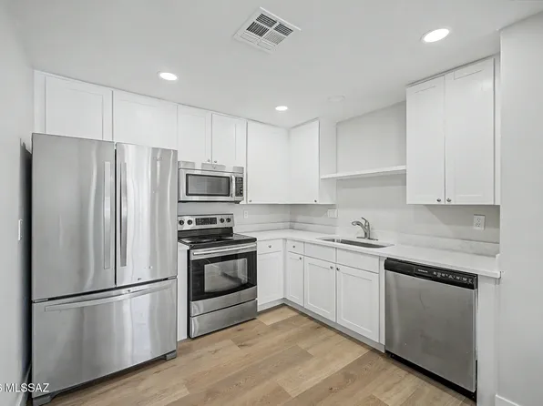 2327 S Kelvin Stra, Tucson, AZ 85713