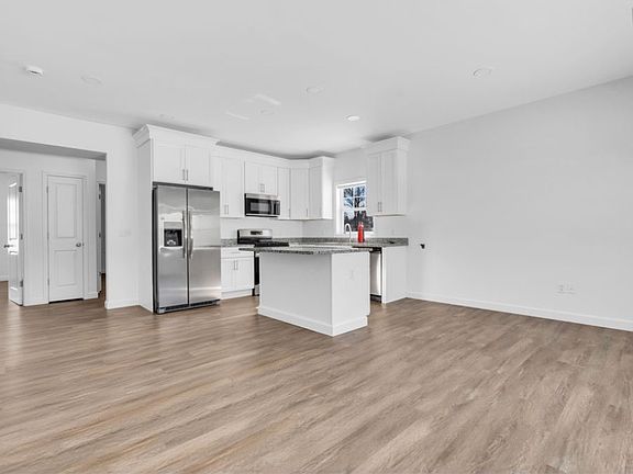 2nd image of 6 Rossi Ct #1
