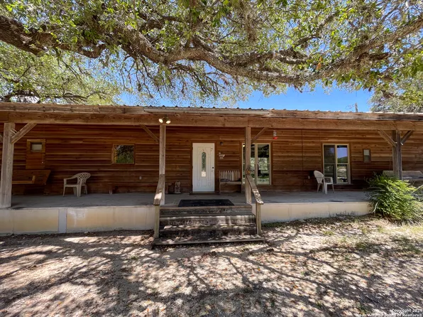 453 thunder creek, Utopia, TX 78884
