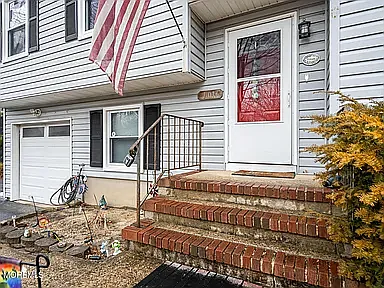1016 W Bay Ave — Photo 3