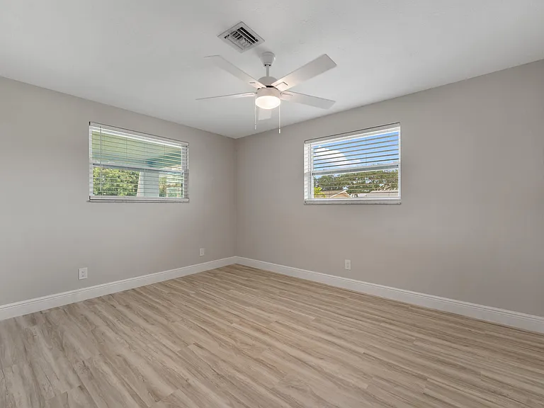 204 Circle E — Photo 31