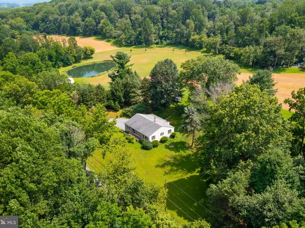 82 E Elm St, Conestoga, PA 17516