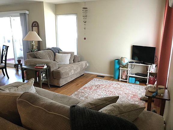 2nd image of 255 E Drayton St #106