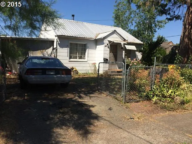 397 E 32nd Ave photo 1