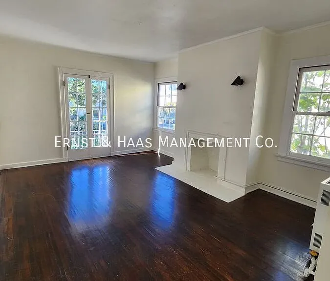 528 N Kenmore Ave — Photo 11