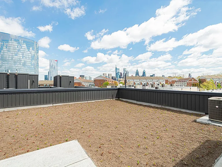 2623 Christian St — Photo 11