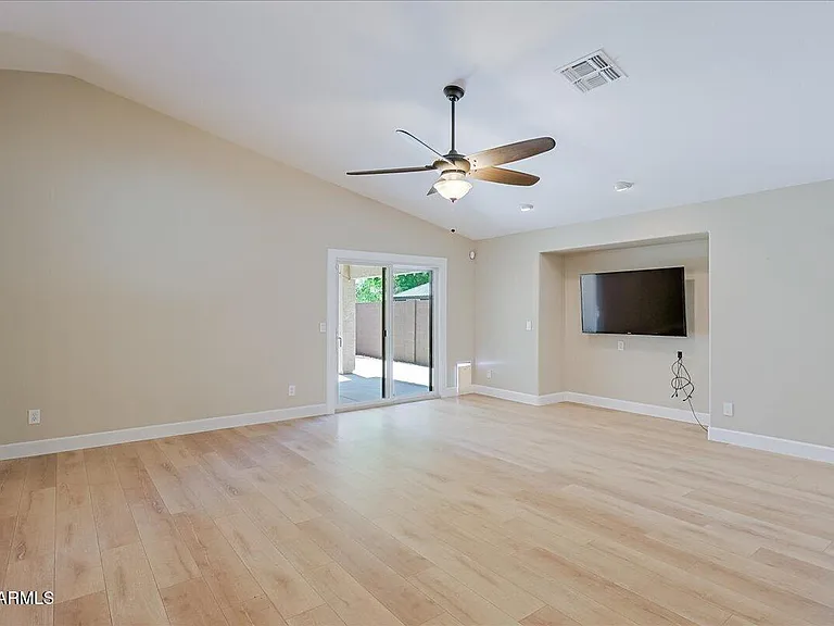 21215 N 92nd Ln — Photo 7