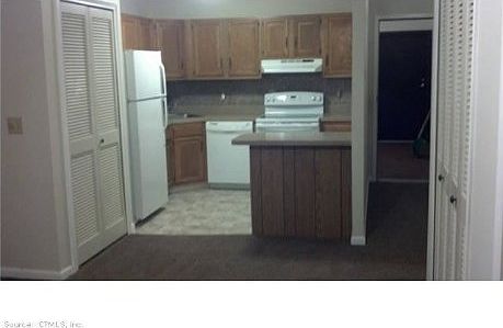 5th image of 812 Twin Circle Dr