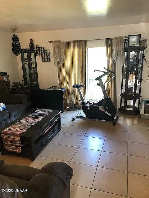 3 bed, 1.5 bath, 1530 sqft, $1,800 — Photo 4