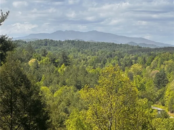 2070 Thoroughbred Way, Lenoir, NC 28645