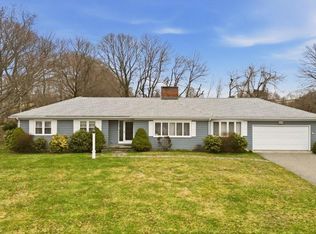 8 Wabasso Ter, Middletown, RI 02842