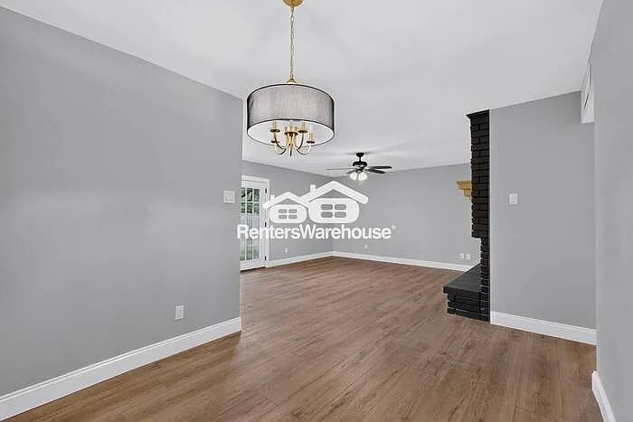 1004 Whitehall Dr — Photo 21