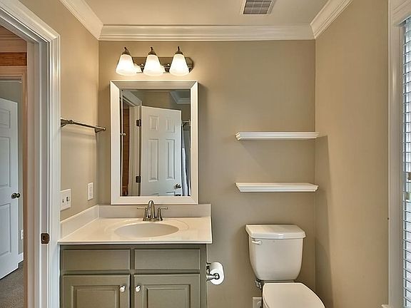 4th image of 400 Mallet Hill Rd APT B3