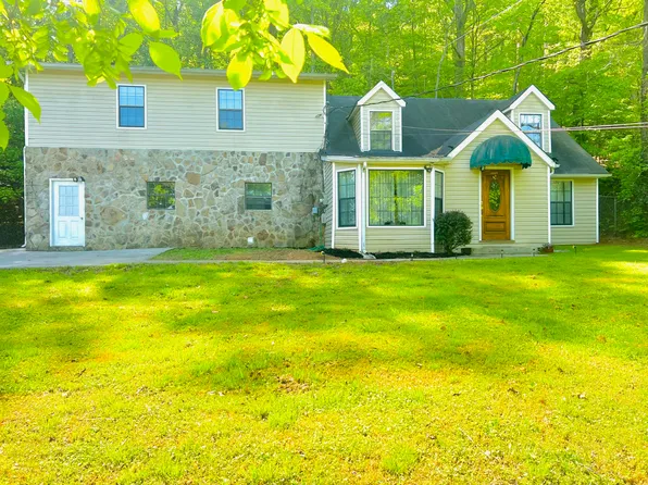 4968 College Dr E, Ooltewah, TN 37363