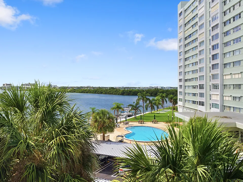 51 Island Way #411