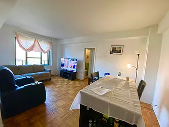 34 Metropolitan Oval, #8C