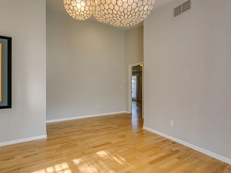4430 Autumn River Rd E — Photo 4