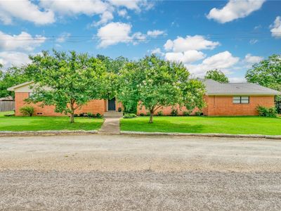 801 N Center St, Franklin, TX, 77856