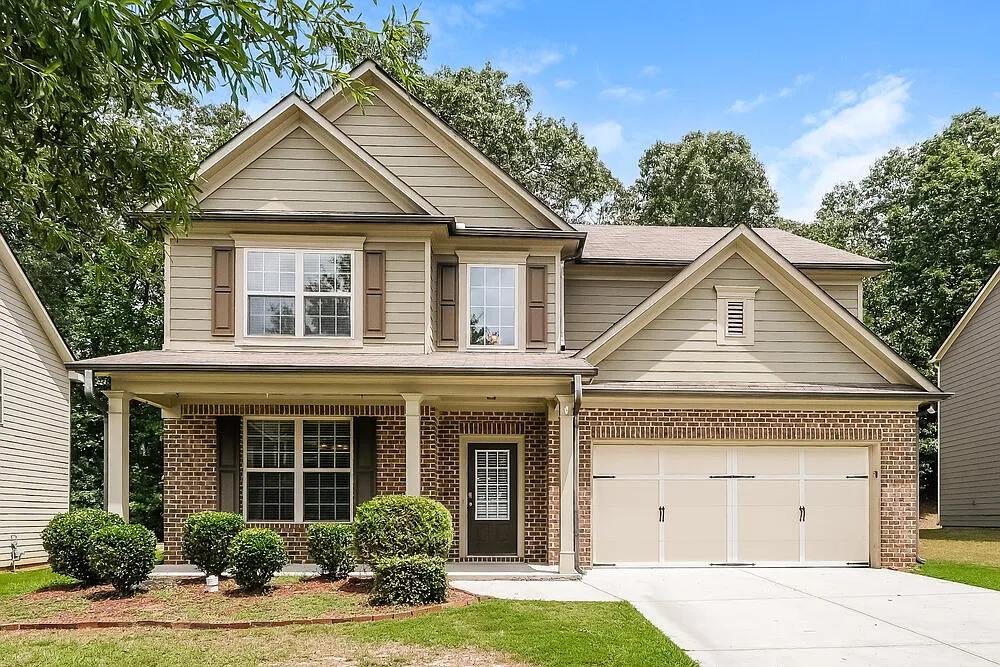4 bed, 2.5 bath, 2007 sqft, $2,165 — Photo 1