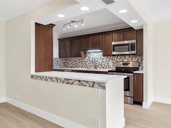 3233 NE 32nd Avenue #204, Fort Lauderdale, FL 33308