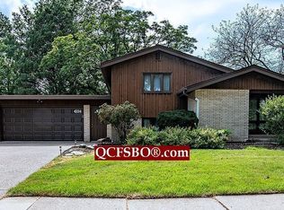 4224 34th Avenue Pl, Moline, IL 61265