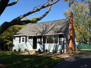 2584 Nottingham Rd, Upper Arlington, OH 43221