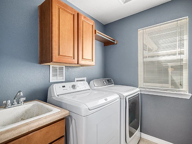 8699 S Addison Way — Photo 18