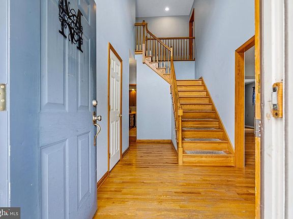 3rd image of 76 Watson Way