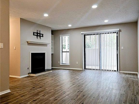 5th image of 206 Wynnes Ridge Cir SE