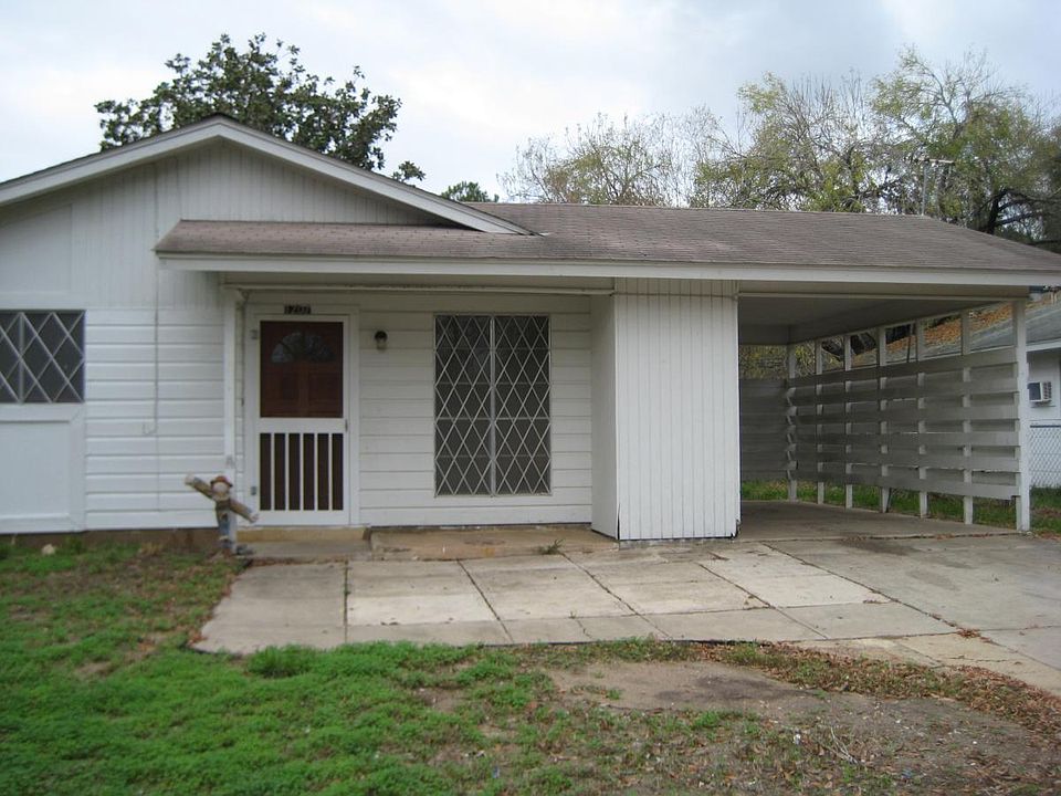 1st image of 1207 Live Oak St