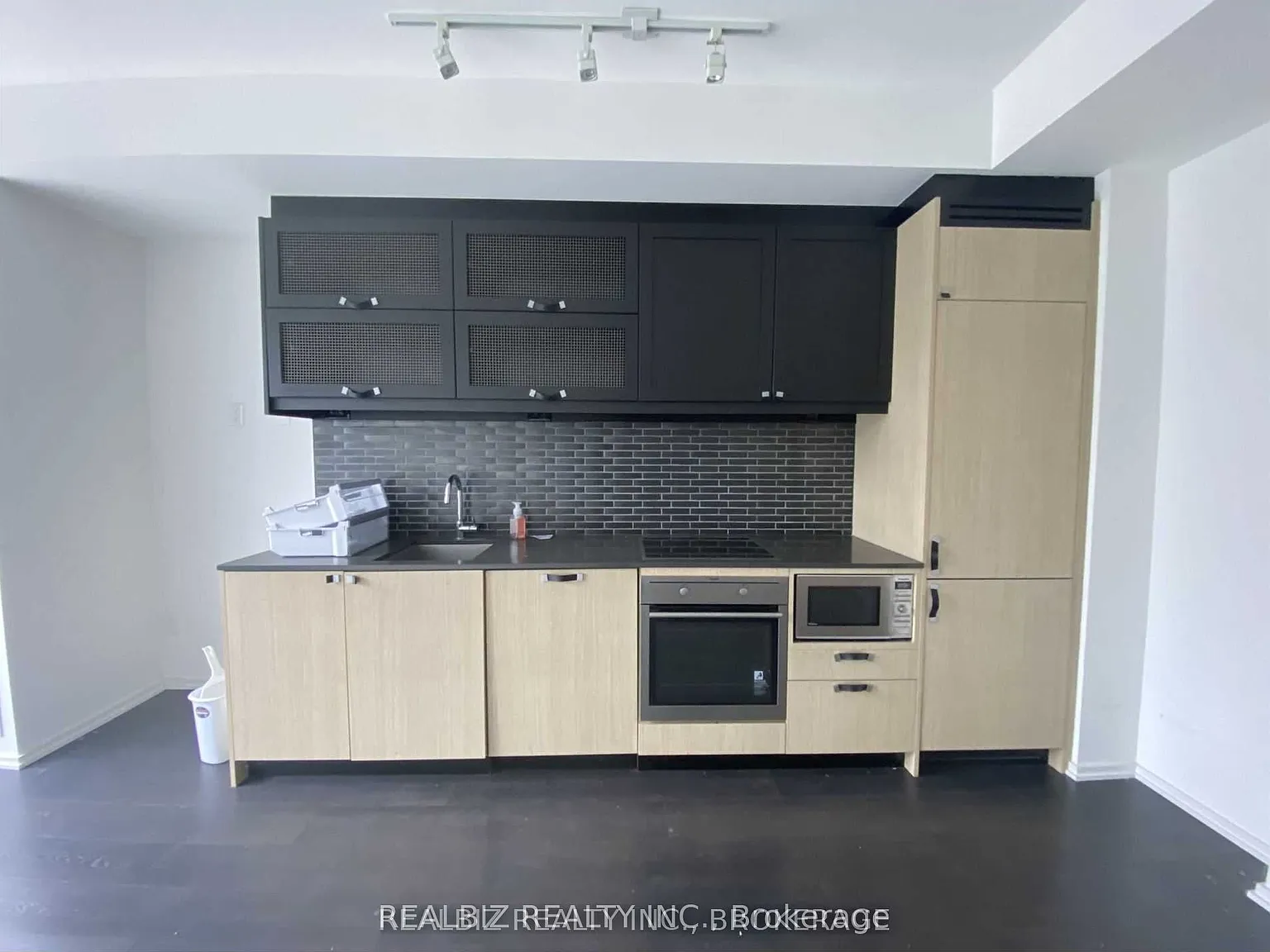 Studio, $1,999 — Photo 4