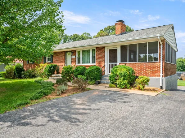 2002 Roundelay Rd, Lynchburg, VA 24502