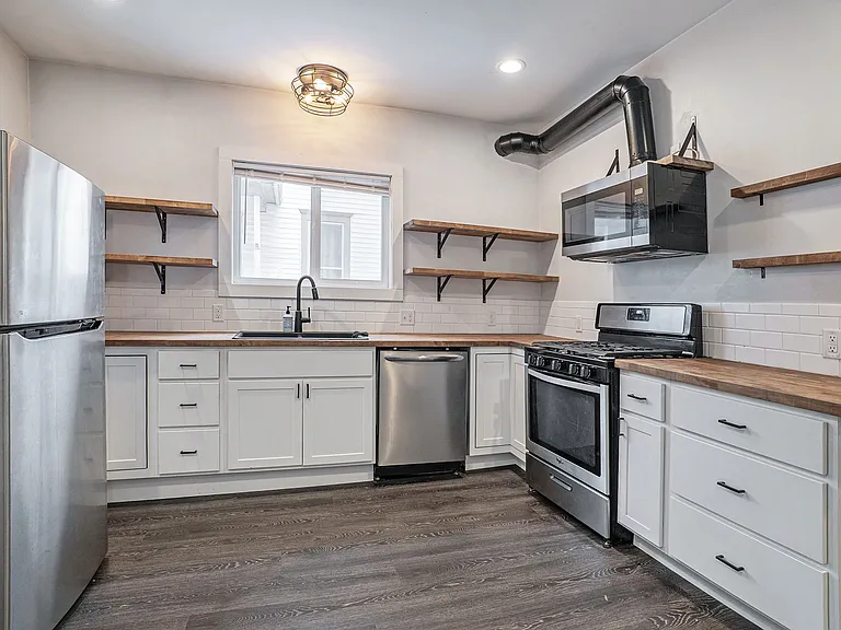 1036 Jackson St NW #1 — Photo 8
